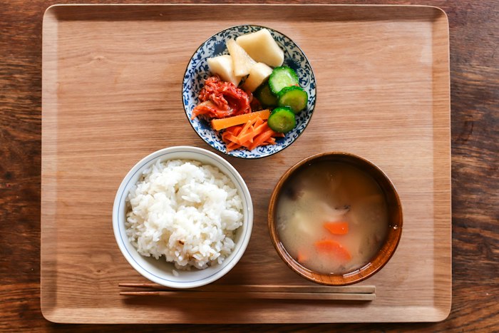 ご飯と味噌汁の定食
